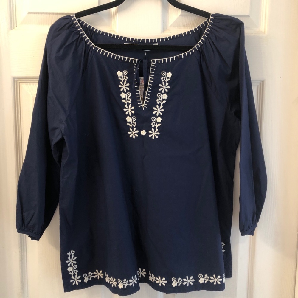 NWT Cupid’s Diary size medium blue shirt with white trim quarter length sleeve